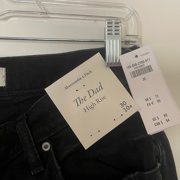 NWT Abercrombie & Fitch Curve Love The Dad High Rise Black Jeans 10/30 - Picture 2 of 3